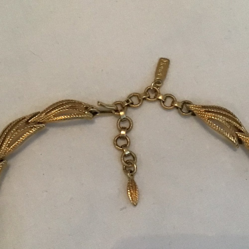Monet - Vintage gold toned chunky necklace - Picture 4 of 6